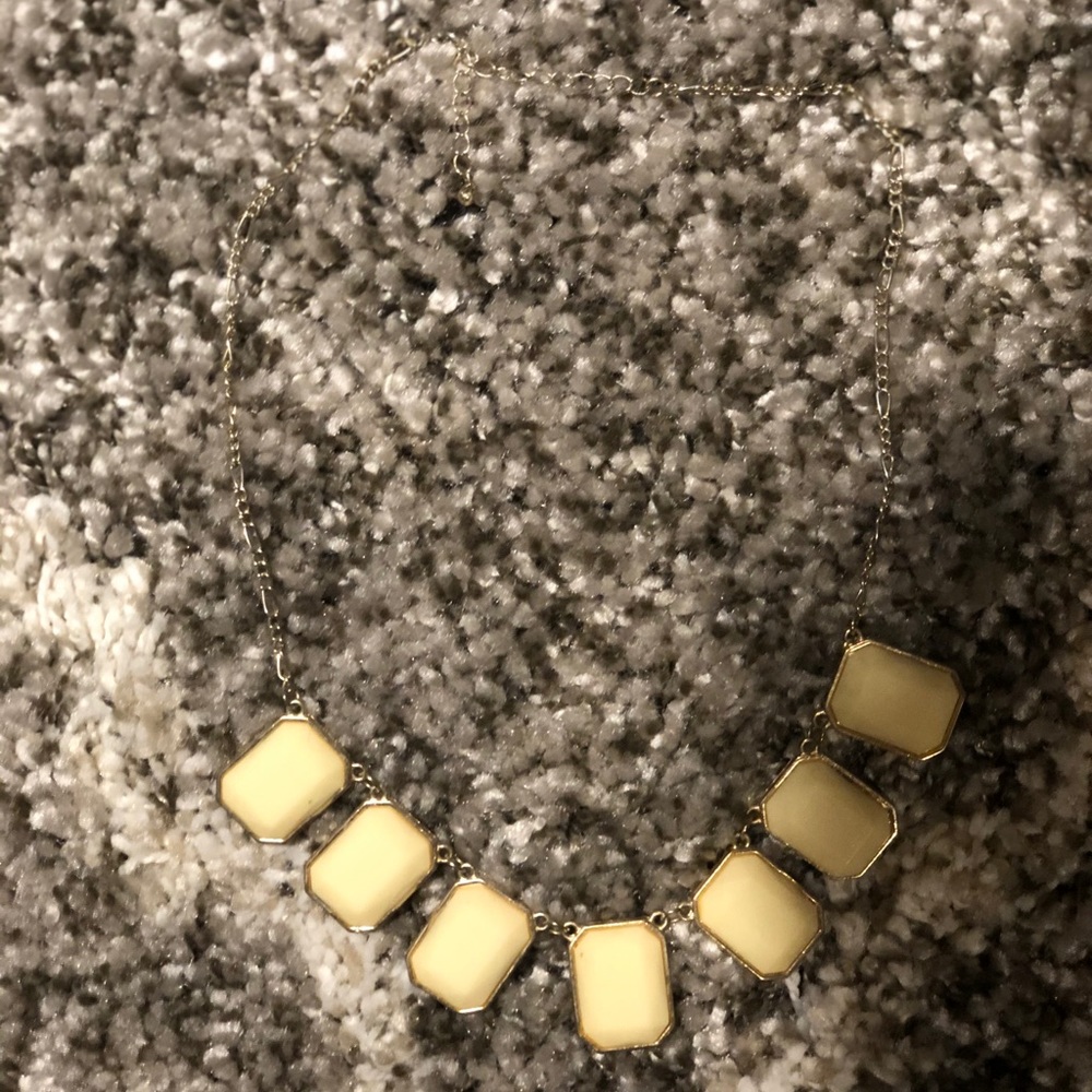 Simple pretty necklace